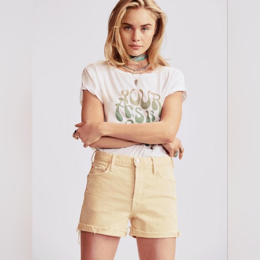 MOTHER SUPERIOR The Improper Jean Short Fray In Peach, Size 25